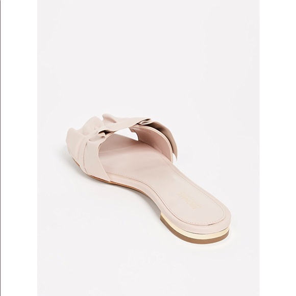 Michael Kors Bella ruffle slide - Picture 6 of 7